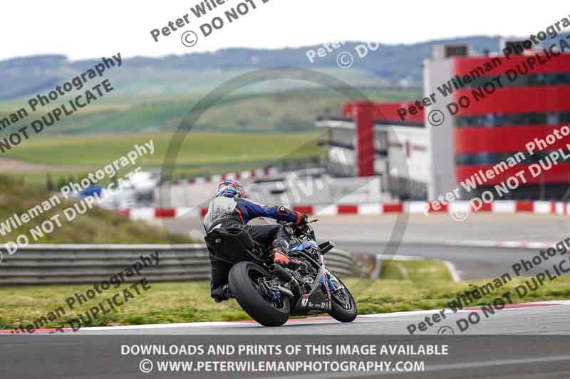 cadwell no limits trackday;cadwell park;cadwell park photographs;cadwell trackday photographs;enduro digital images;event digital images;eventdigitalimages;navarra;no limits trackdays;peter wileman photography;racing digital images;trackday digital images;trackday photos